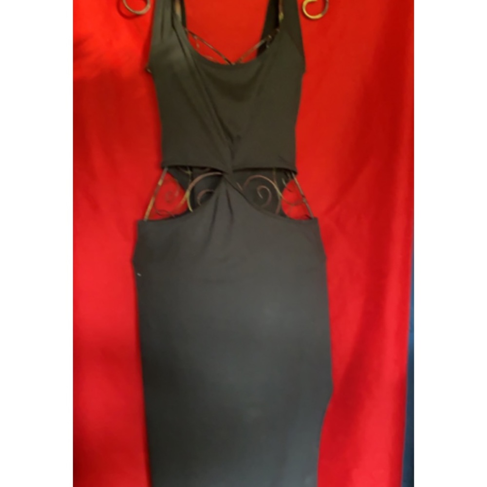 Black ribbed cut out midriff